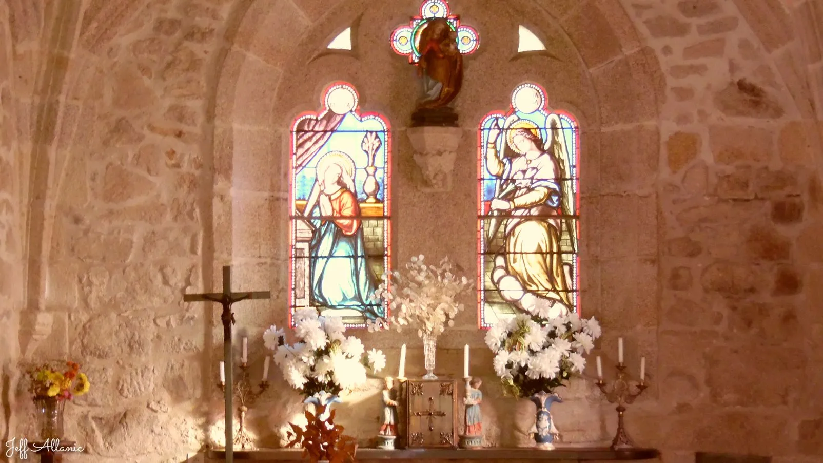 Corrèze découverte - Photo N° 5 - La chapelle Notre-Dame du Pont du Salut - 19800 - Corrèze - Petit patrimoine - Quelques pas - Autour de vous