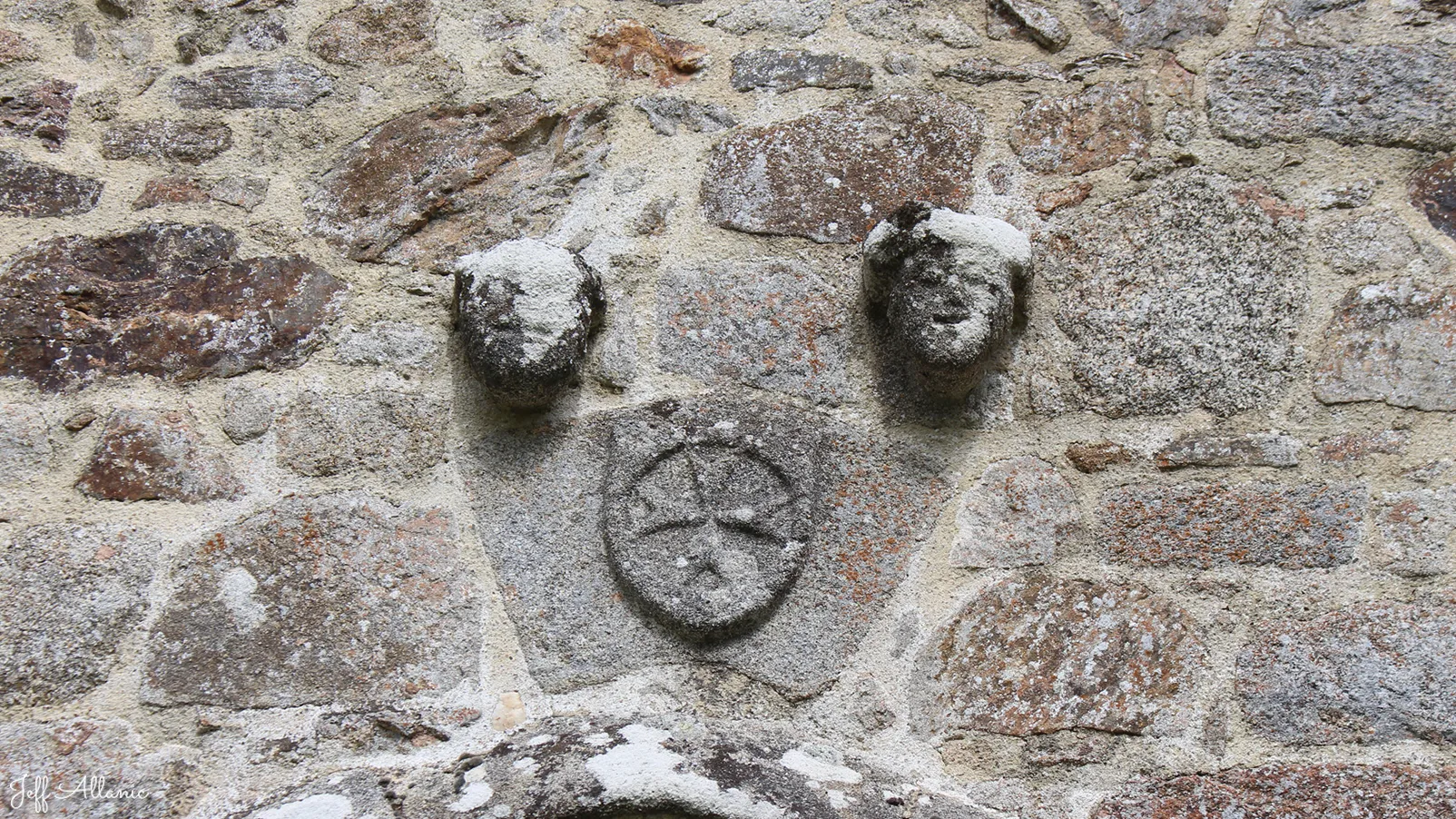 Corrèze découverte - Photo N° 2 - La chapelle des Templiers de Courteix - 19340 - Courteix - Monuments historiques - Quelques pas - Autour de vous