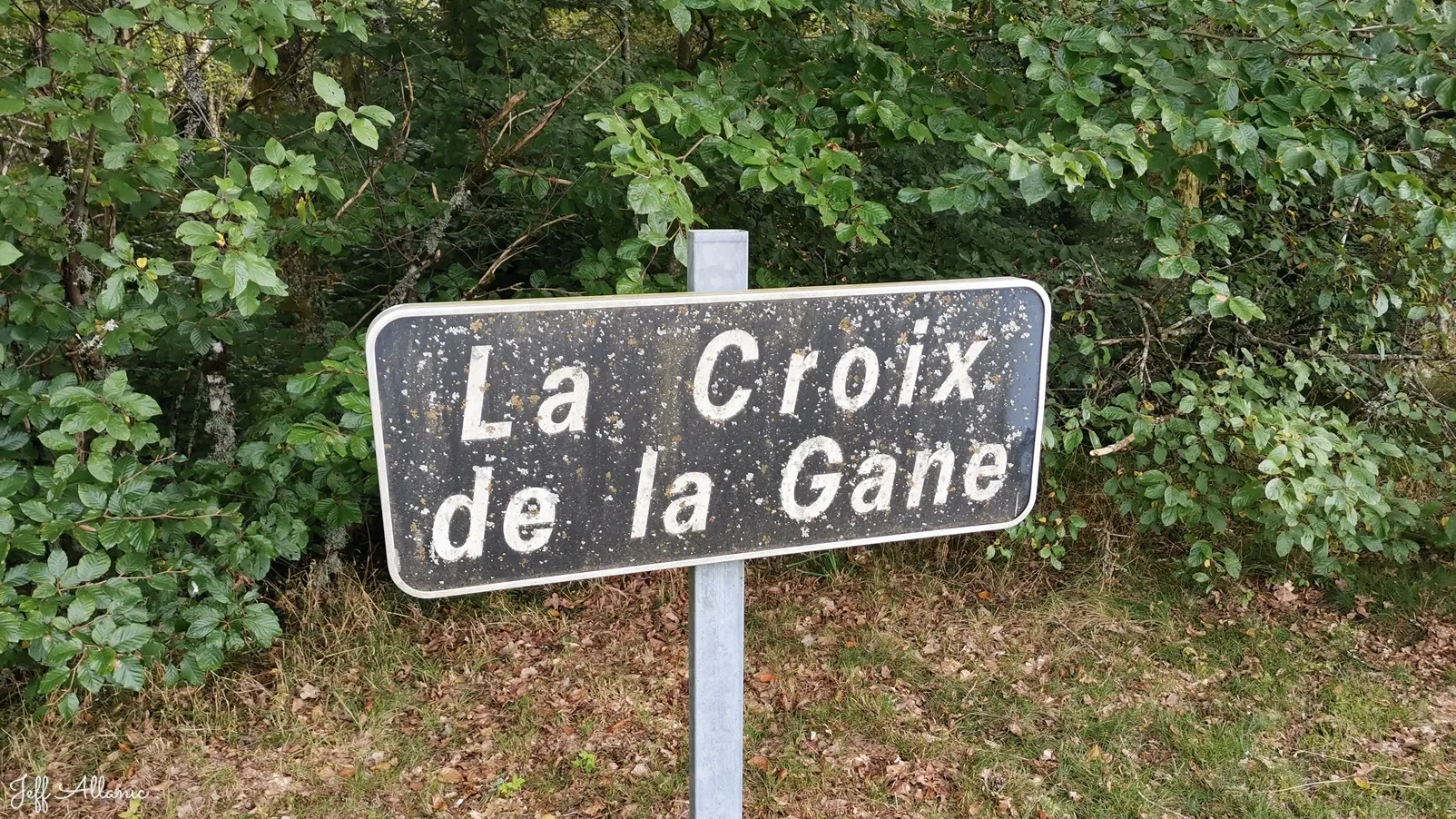 Corrèze découverte - Photo N° 2 - La croix de la Gane - 19170 - Lestards -  - 