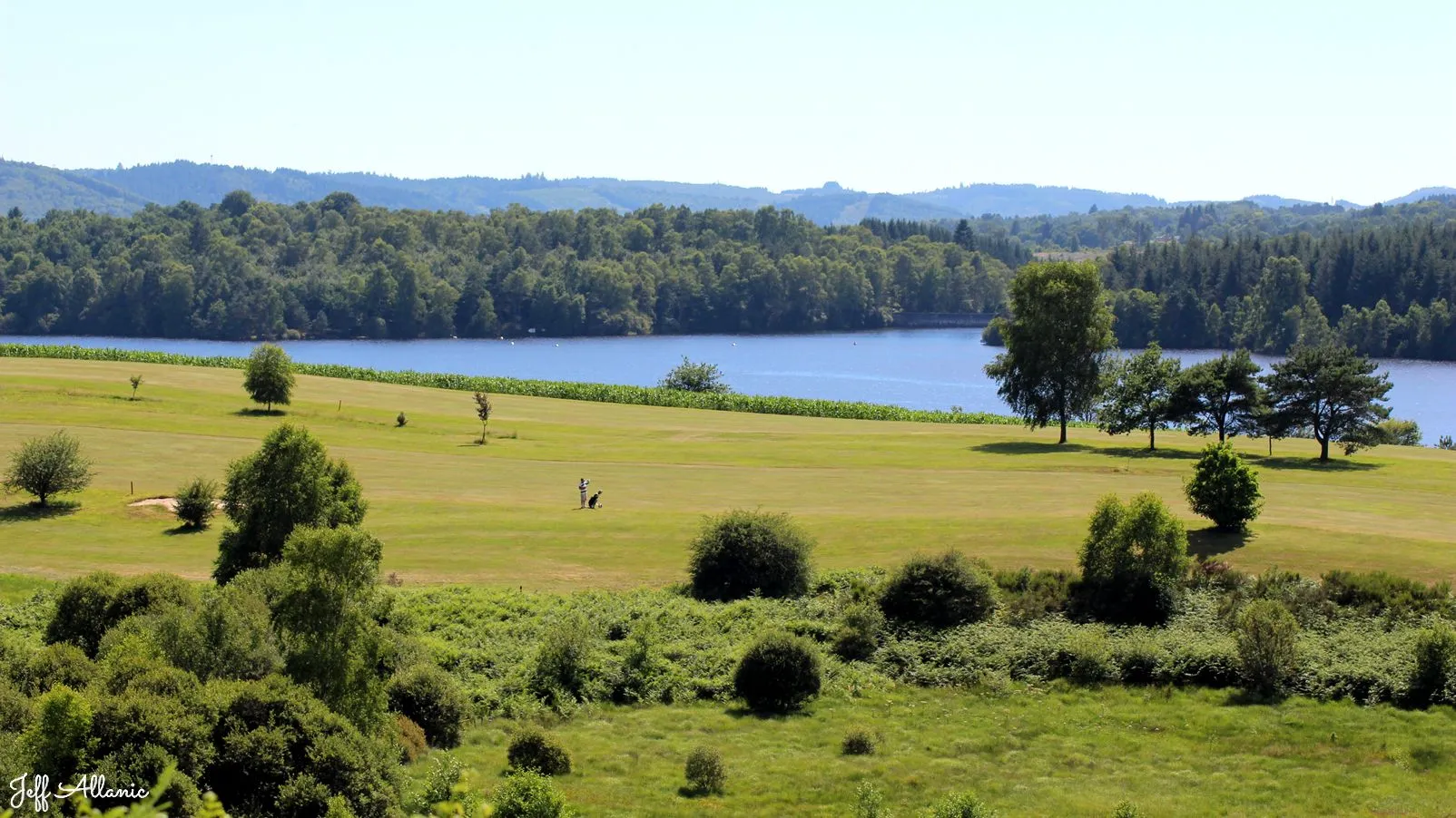Corrèze découverte - Photo N° 4 - Le golf de Chammet - 19290 - Peyrelevade - Panoramas & Grands espaces - Quelques pas - Autour de vous