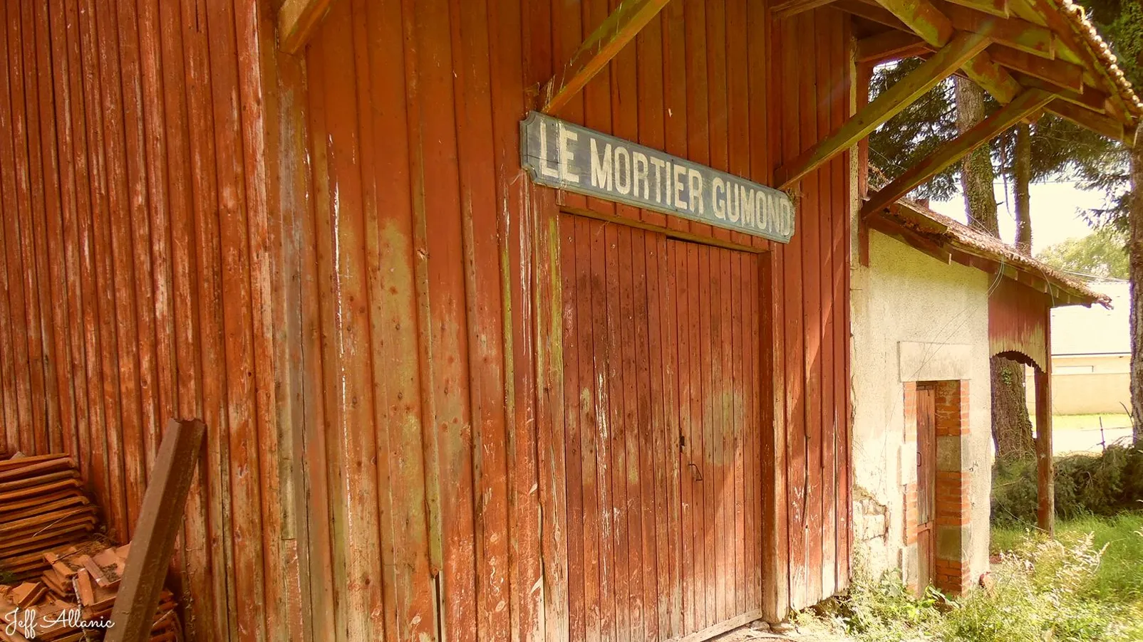 Corrèze découverte - Photo N° 2 - La petite gare du Mortier - 19150 - Espagnac - Petit patrimoine - Quelques pas - Autour de vous