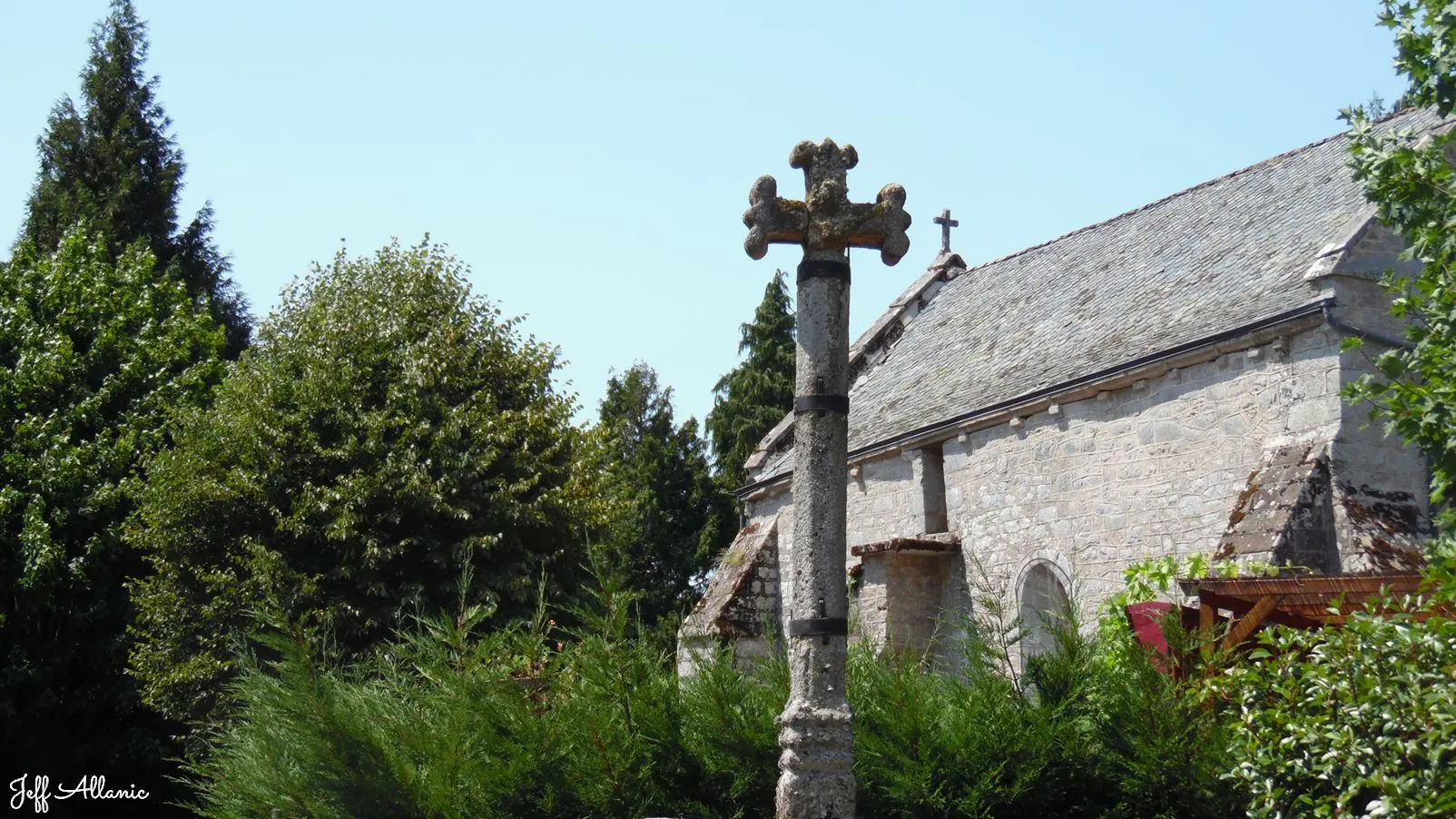 Corrèze découverte - Photo N° 1 - Le hameau de Fournol - 19170 - Saint-Merd-les-Oussines - Monuments historiques - Quelques pas - Autour de vous