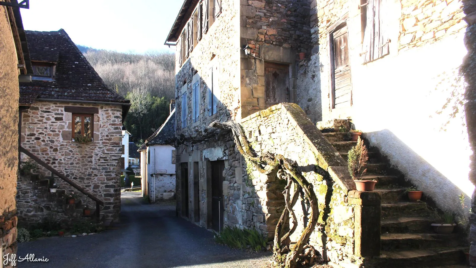 Corrèze découverte - Photo N° 5 - Le pont de Brivezac - 19120 - Brivezac - Monuments historiques - Quelques pas - Autour de vous