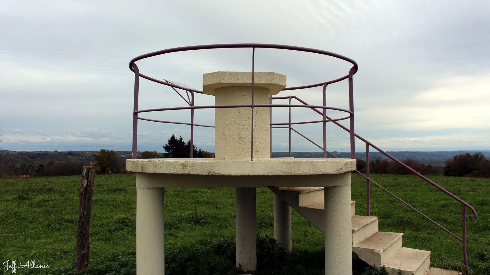 Corrèze découverte - Photo N° 4 - La table d'orientation de Juillac - 19350 - Juillac - Panoramas & Grands espaces - Quelques pas - Autour de vous