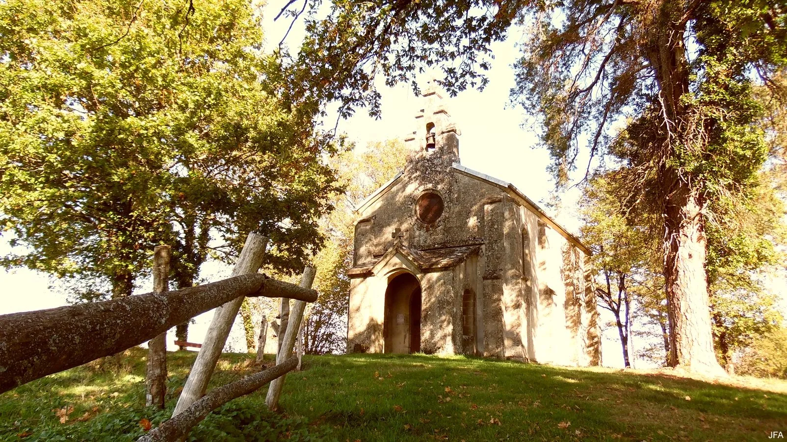 Corrèze découverte - Photo N° 1 - La chapelle Saint-Damien - 19450 - Chamboulive - Petit patrimoine - Quelques pas - Autour de vous