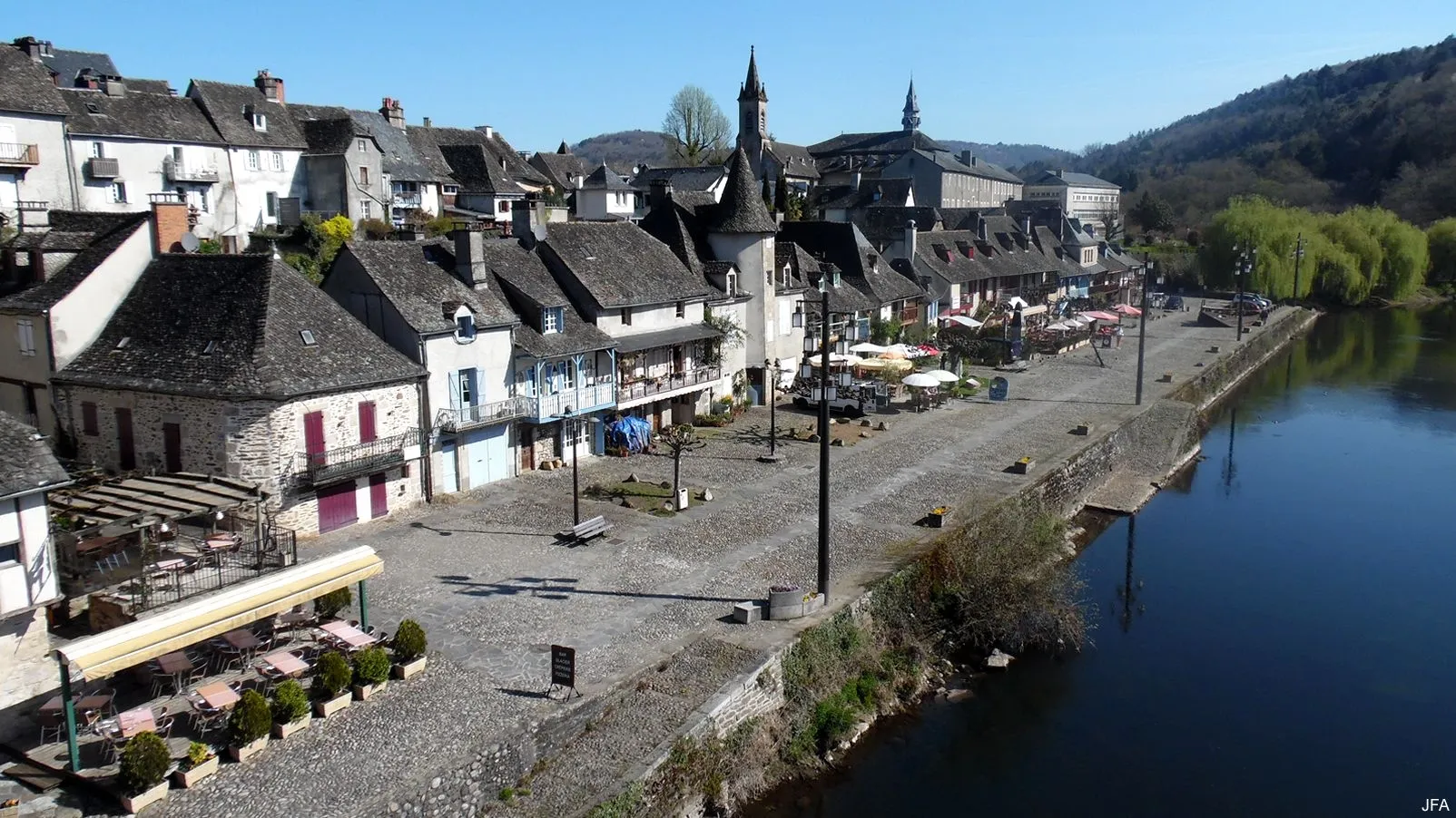 Corrèze découverte - Photo N° 5 - Visite d'Argentat-sur-Dordogne - 19400 - Argentat-sur-Dordogne - Monuments historiques - Promenande facile  <small><i>et/ou</i></small>  De - d'un kilomètre