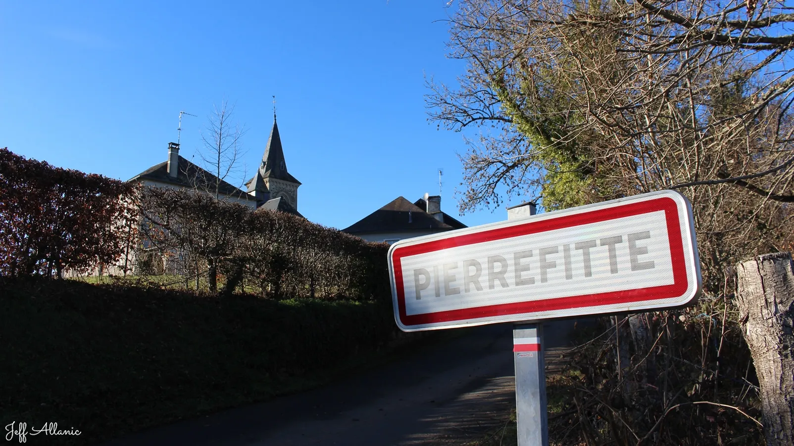 Corrèze découverte - Photo N° 1 - Le hameau de Pierrefitte - 19450 - Pierrefitte - Petit patrimoine - Quelques pas - Autour de vous