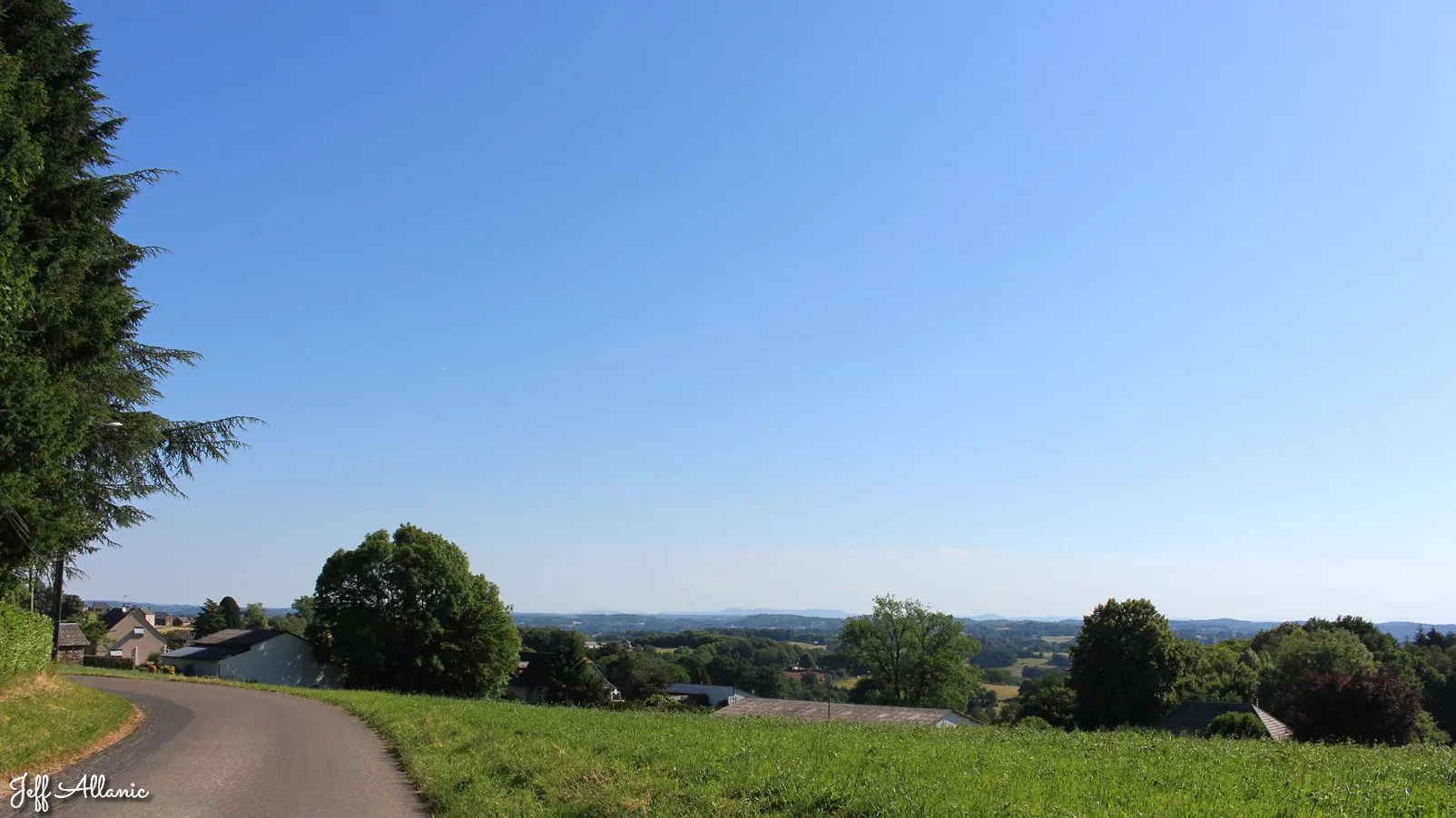 Corrèze découverte - Photo N° 4 - Panorama depuis Sainte-Féréole - 19270 - Sainte-Féréole - Panoramas & Grands espaces - Quelques pas - Autour de vous