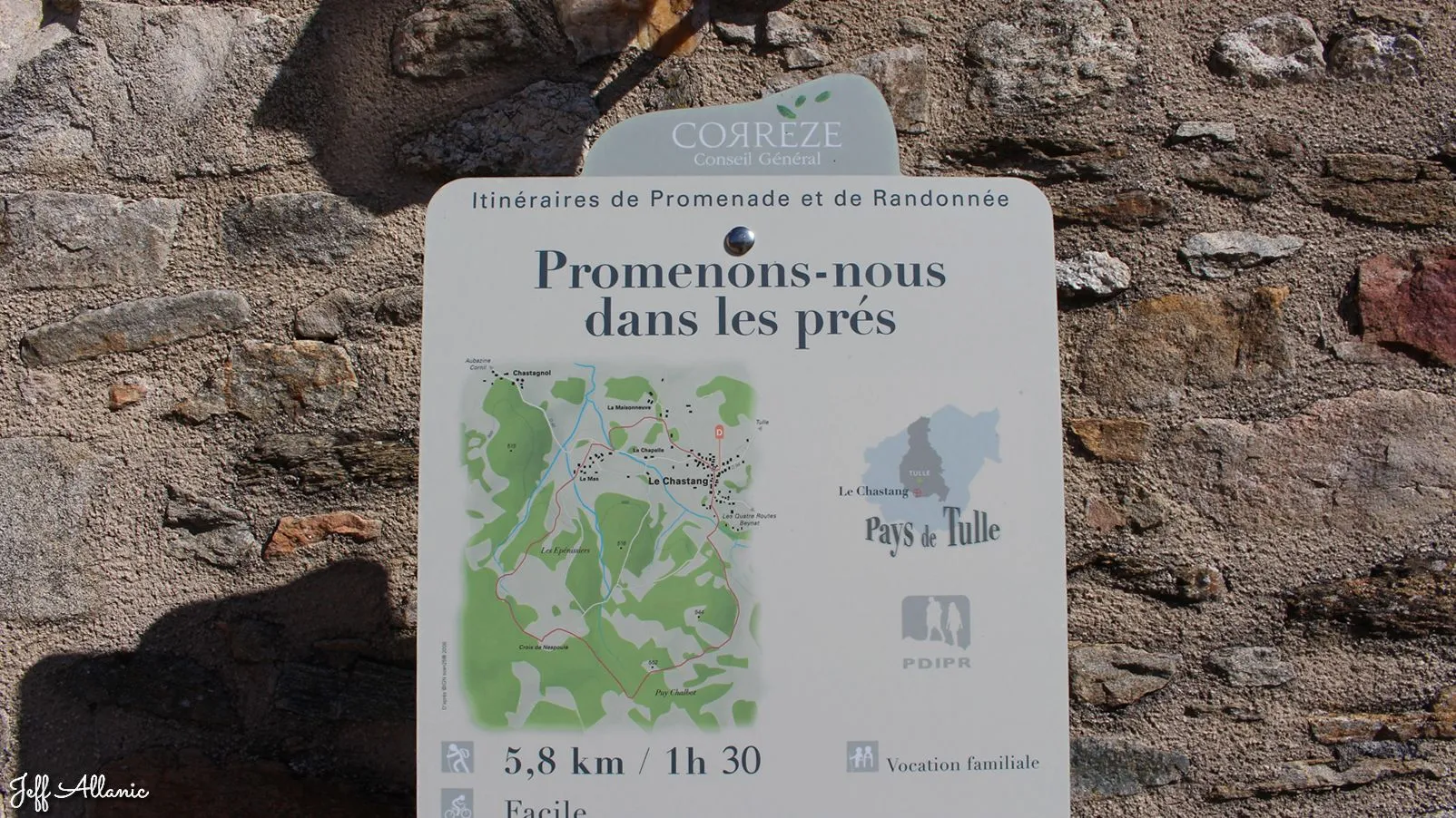 Corrèze découverte - Photo N° 2 - Le village du Chastang - 19190 - Le Chastang - Monuments historiques - Quelques pas - Autour de vous