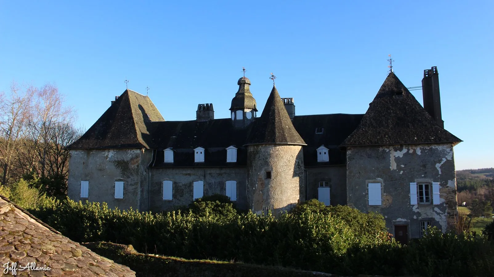 Corrèze découverte - Photo N° 1 - Le village de Lagarde-Enval - 19150 - Lagarde-Enval - Monuments historiques - Quelques pas - Autour de vous