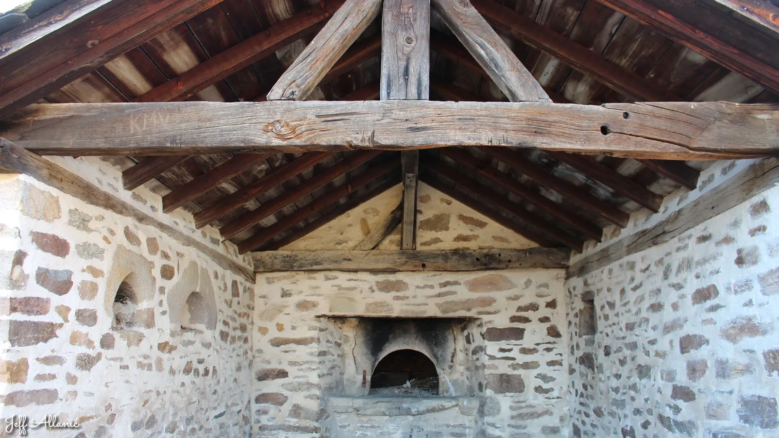 Corrèze découverte - Photo N° 4 - Le village de Lagarde-Enval - 19150 - Lagarde-Enval - Monuments historiques - Quelques pas - Autour de vous