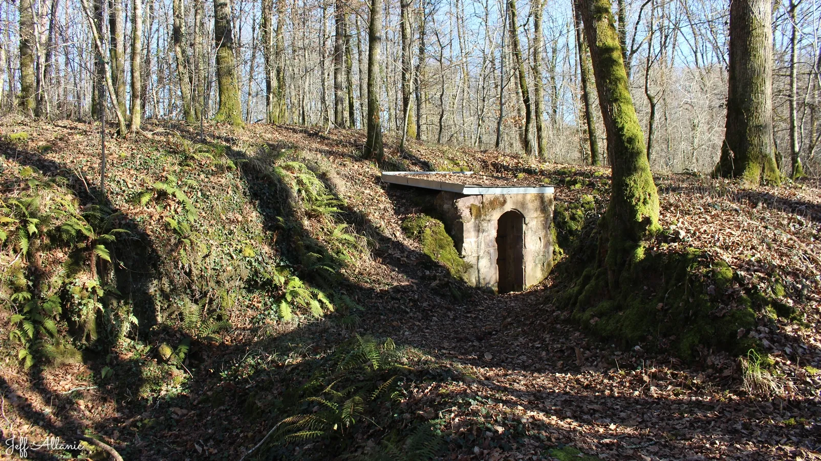 Corrèze découverte - Photo N° 3 - Le parcours des Mines de Cublac - 19520 - Cublac - Petit patrimoine - Randonnée facile  <small><i>et/ou</i></small>  De + d'un kilomètre