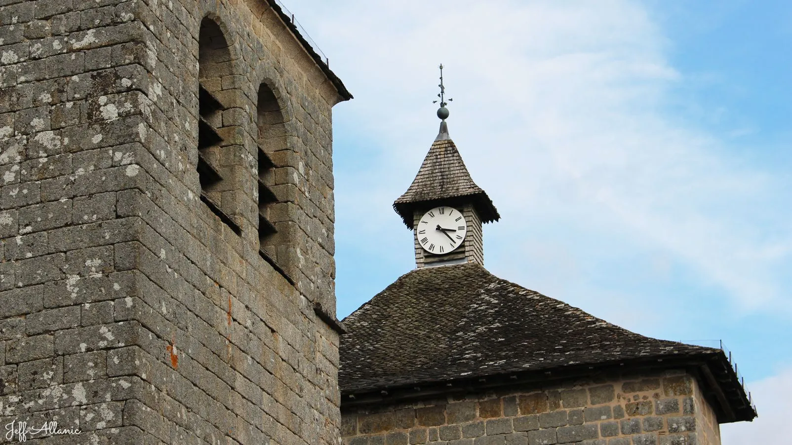 Corrèze découverte - Photo N° 4 - Le village de Auriac - 19220 - Auriac - Monuments historiques - Quelques pas - Autour de vous